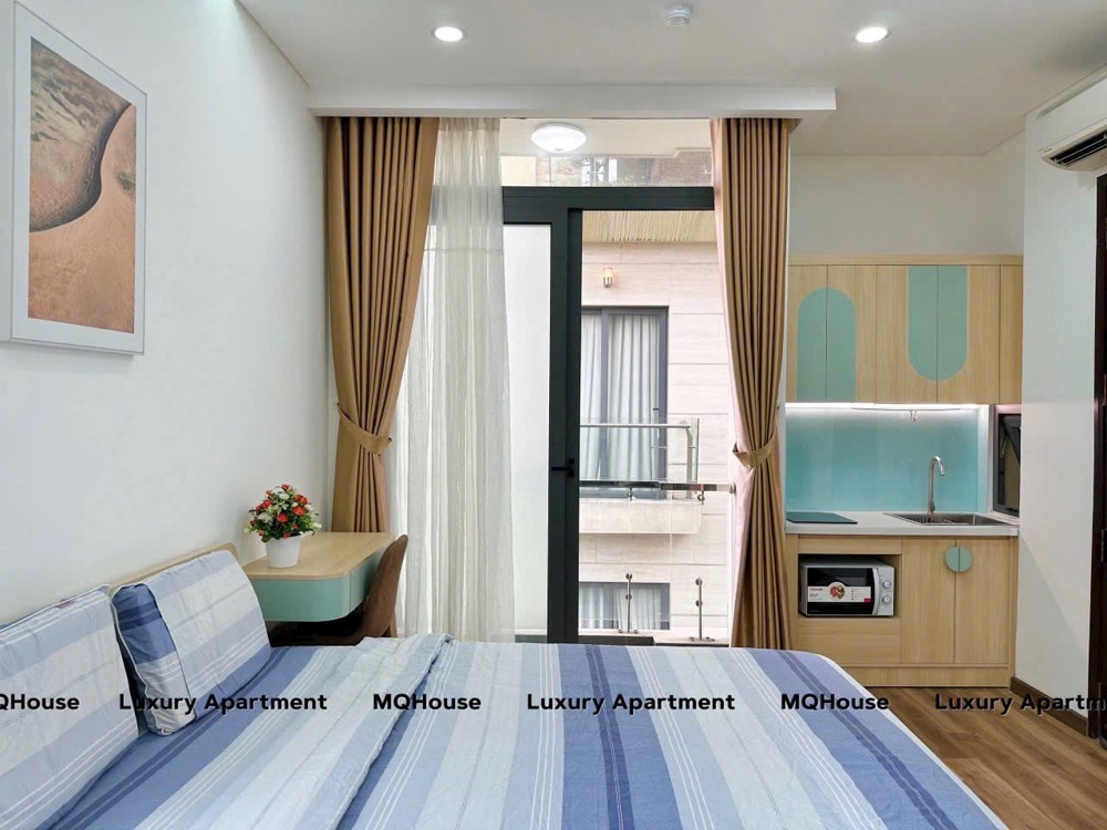 CĂN HỘ STUDIO BAN CÔNG FULL NỘI THẤT GIÁP Q3 _ CÁCH SÂN BAY TSN CHỈ VÀI PHÚT