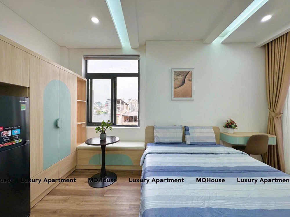 CĂN HỘ STUDIO BAN CÔNG FULL NỘI THẤT GIÁP Q3 _ CÁCH SÂN BAY TSN CHỈ VÀI PHÚT