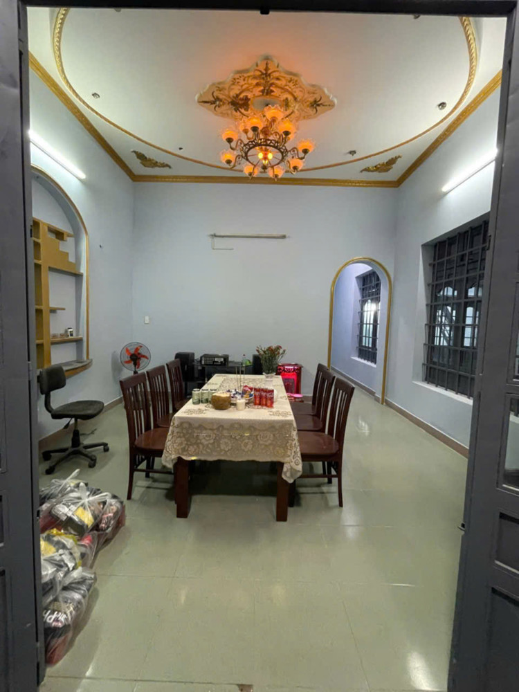 Cho thuê nhà Đường số 4, Trường Thọ – 2PN 1WC, có gác lửng, sân ô tô – 10tr/tháng