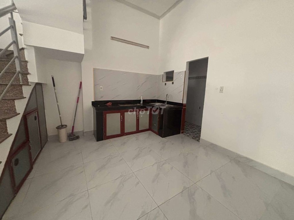 Cho thuê nhà Đường số 7, P.Linh Tây, Thủ Đức – 2PN + phòng thờ – 2WC – 9tr/tháng