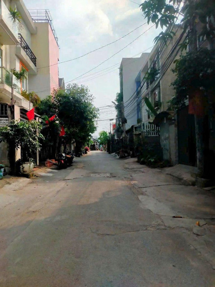 Cho Thuê Nhà nguyên căn Đường 22, P.Linh Đông, Thủ Đức – 4x18m, 1 trệt 2 lầu, 4PN4WC, sân ô tô