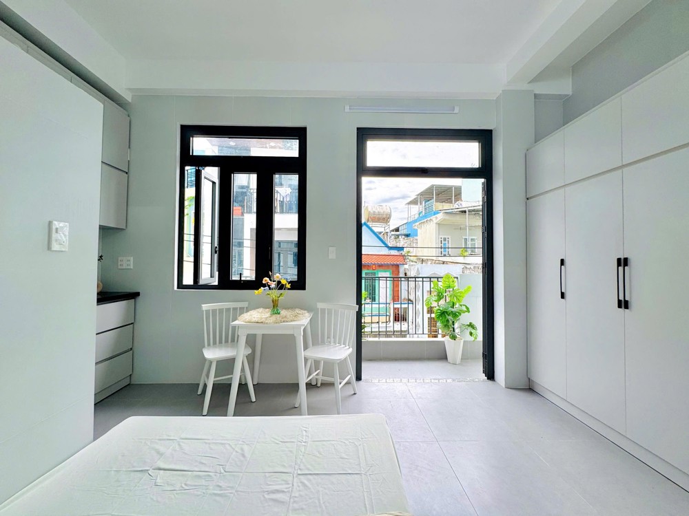 DUPLEX BAN CÔNG FULL NỘI THẤT NGAY ĐẠI HỌC VĂN HIẾN - TÂN BÌNH