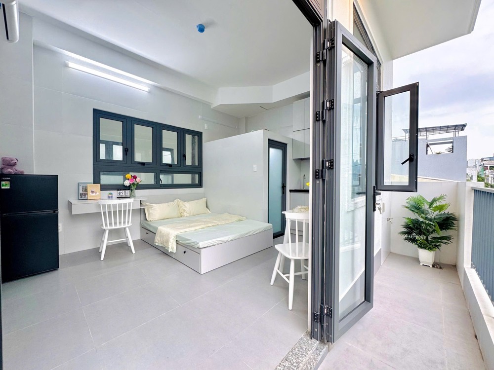 DUPLEX BAN CÔNG FULL NỘI THẤT NGAY ĐẠI HỌC VĂN HIẾN - TÂN BÌNH