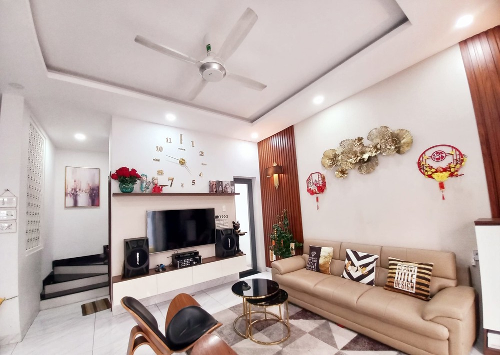 (17tr) Cho thuê nhà góc 2MT Đường 22 Linh Đông_4PN3WC_180m²_đậu ô tô_17tr TL