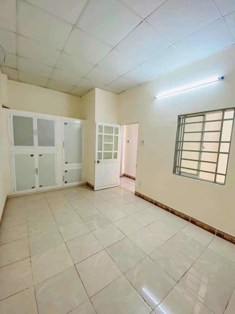 (10tr) Cho thuê nhà Đường số 4 Linh Tây, DT 105m² 4PN2WC sân rộng gần chợ giá 10tr/tháng