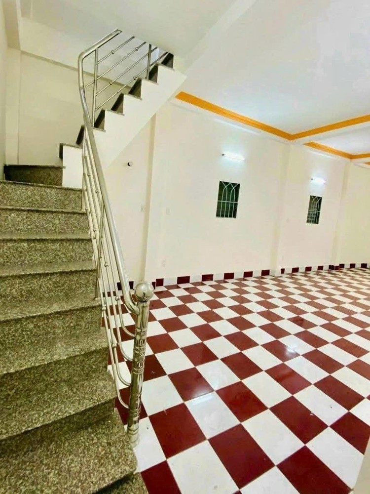 (10tr) Cho thuê nhà Đường số 4 Linh Tây, DT 105m² 4PN2WC sân rộng gần chợ giá 10tr/tháng