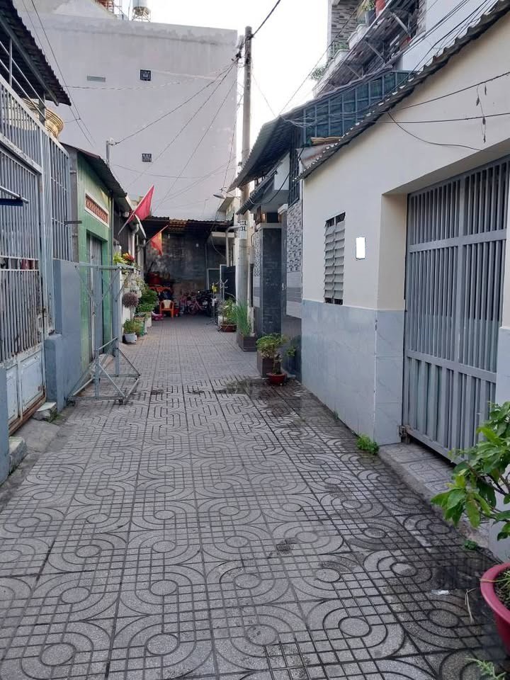 (5.5tr) Cho thuê nhà Đường 11, P.Trường Thọ. 5x13m 1PN1wc hẻm xe hơi