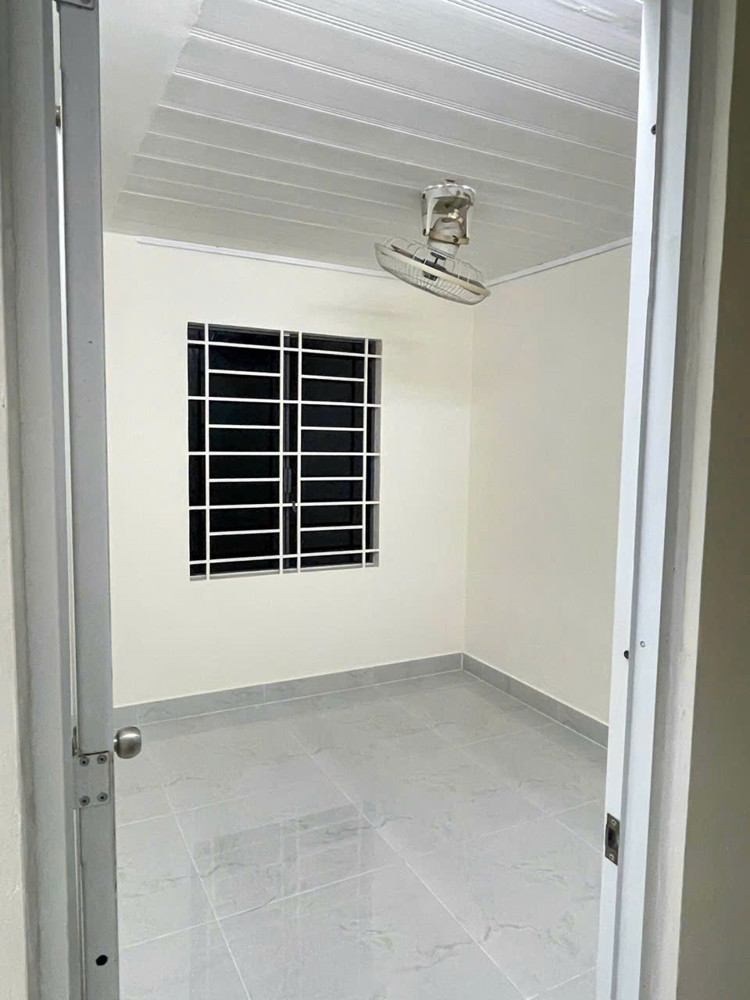 (Giá 8tr) Nhà nguyên căn Đường 26, P. Linh Đông – full máy lạnh – 8tr/tháng - 2pn1wc - hẻm xe tải