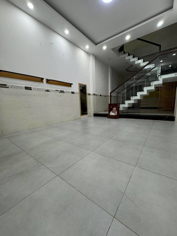 (15tr) Nhà 1 trệt 2 lầu 3PN 4WC gần Hoàng Diệu – Kha Vạn Cân, Linh Trung, Sân đậu oto