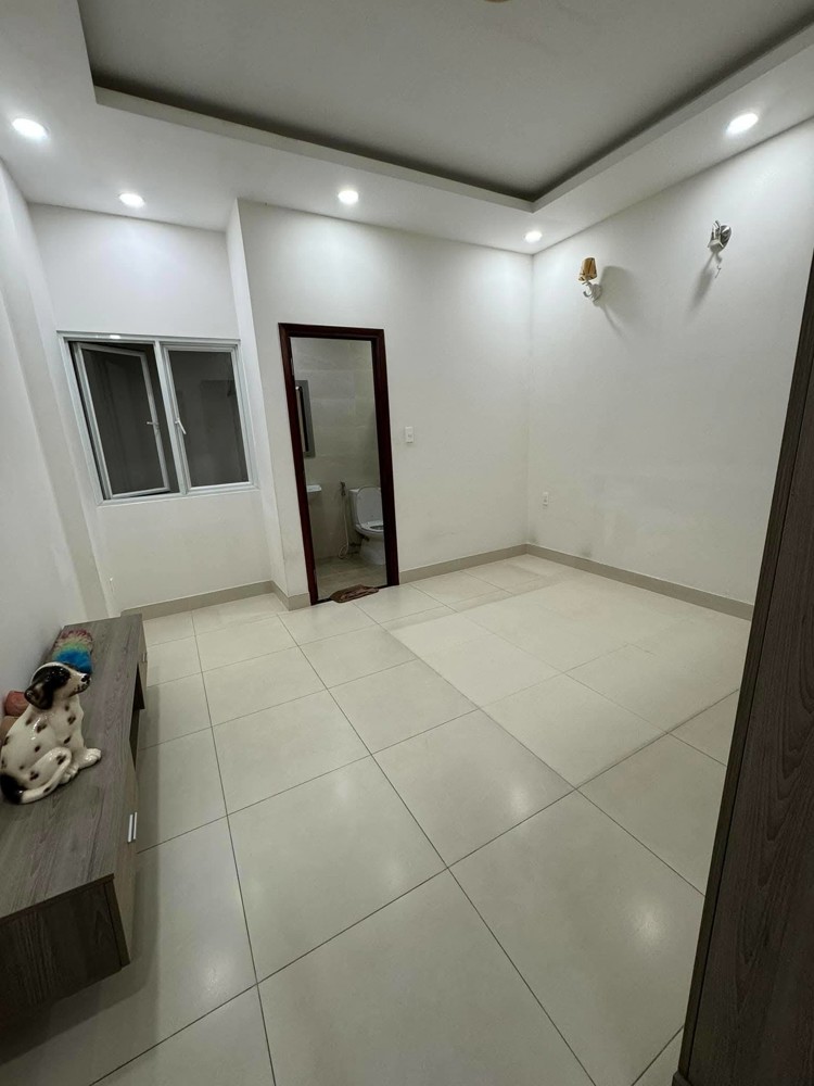 (15tr) Nhà 1 trệt 2 lầu 3PN 4WC gần Hoàng Diệu – Kha Vạn Cân, Linh Trung, Sân đậu oto