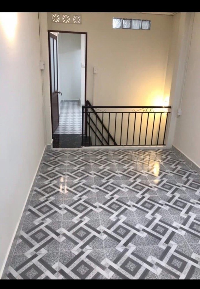 (5tr) Nhà đường 38 gần chợ Hiệp Bình, hẻm 2m, mới dọn vào ở ngay, 1 trệt 1 lầu