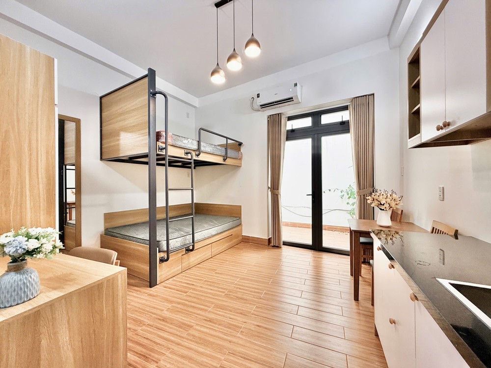 Cho thuê studio sinh viên không giới hạn người ở có ban công lớn gió trời gần sân bay TSN, QTB