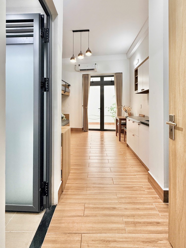 Cho thuê studio sinh viên không giới hạn người ở có ban công lớn gió trời gần sân bay TSN, QTB