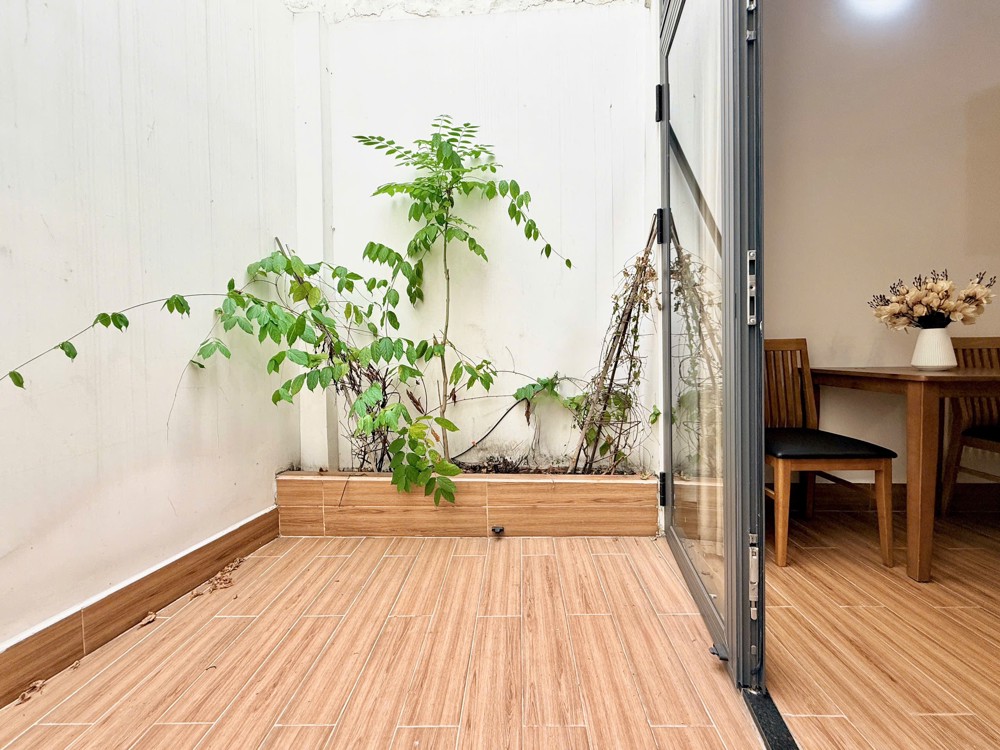 Cho thuê studio sinh viên không giới hạn người ở có ban công lớn gió trời gần sân bay TSN, QTB