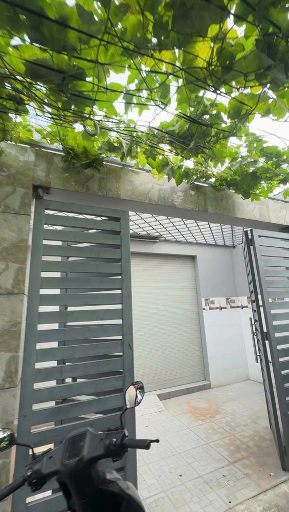 (15tr) Cho Thuê Nhà 3 Tầng  – 3PN 3WC – sân đậu ô tô – ĐS 24 P.  Linh Đông, Sân Đậu oto