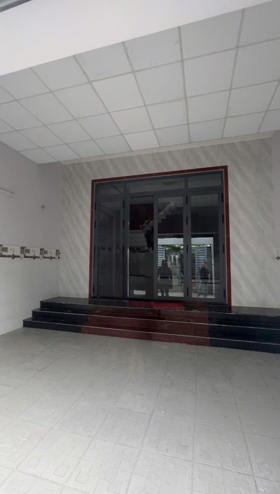 (15tr) Cho Thuê Nhà 3 Tầng  – 3PN 3WC – sân đậu ô tô – ĐS 24 P.  Linh Đông, Sân Đậu oto