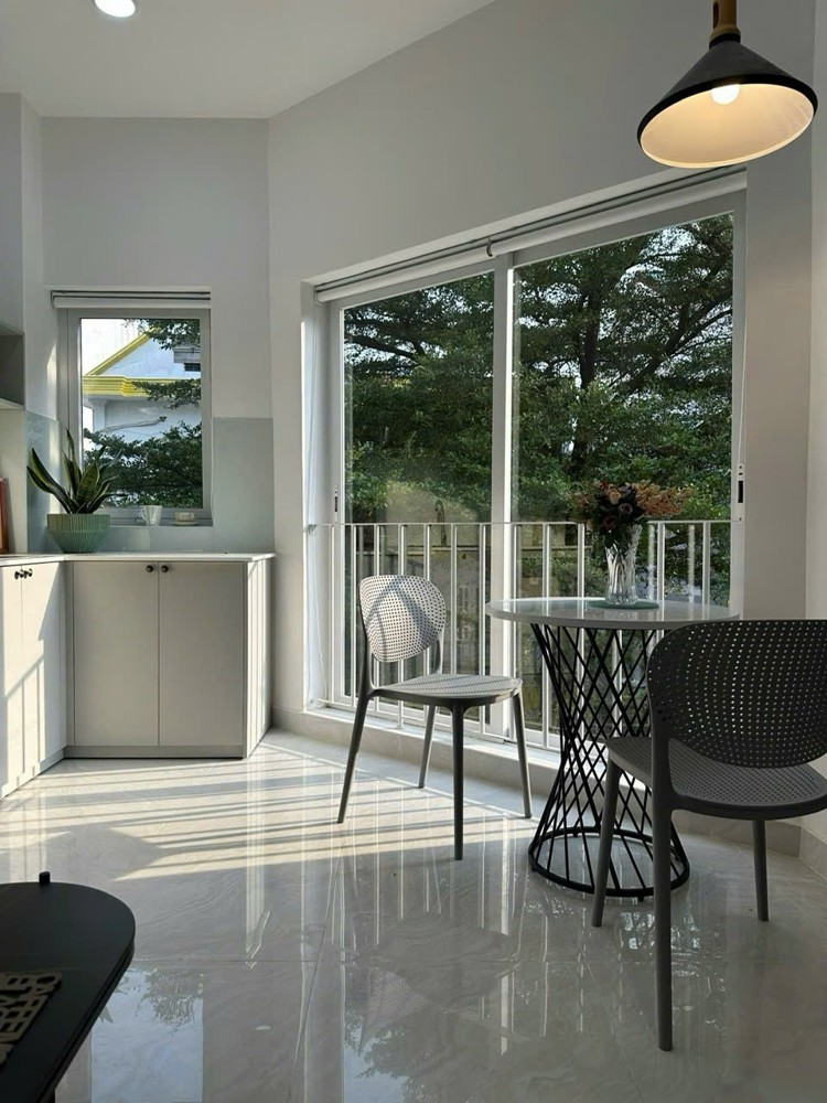 CHO THUÊ STUDIO FULL NỘI THẤT – BAN CÔNG + CỬA SỔ RỘNG – GẦN SÂN BAY TÂN SƠN NHẤT