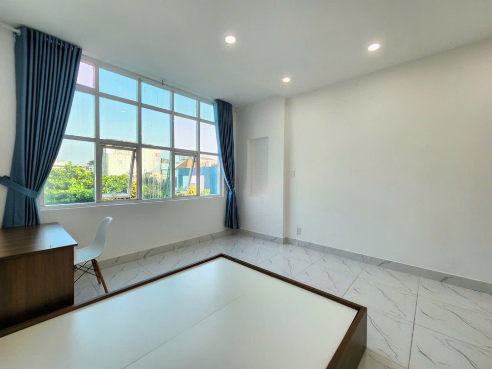 CHO THUÊ PHÒNG STUDIO VIEW KÍNH CỬA SỔ TRỜI FULL NỘI THẤT RỘNG KHU VỰC TÂN PHÚ