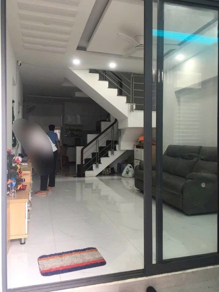 Cho thuê nhà phố hẻm xe ô tô ra vào thoải mái, SD 180m2, 2pn2wc giá 11tr/tháng