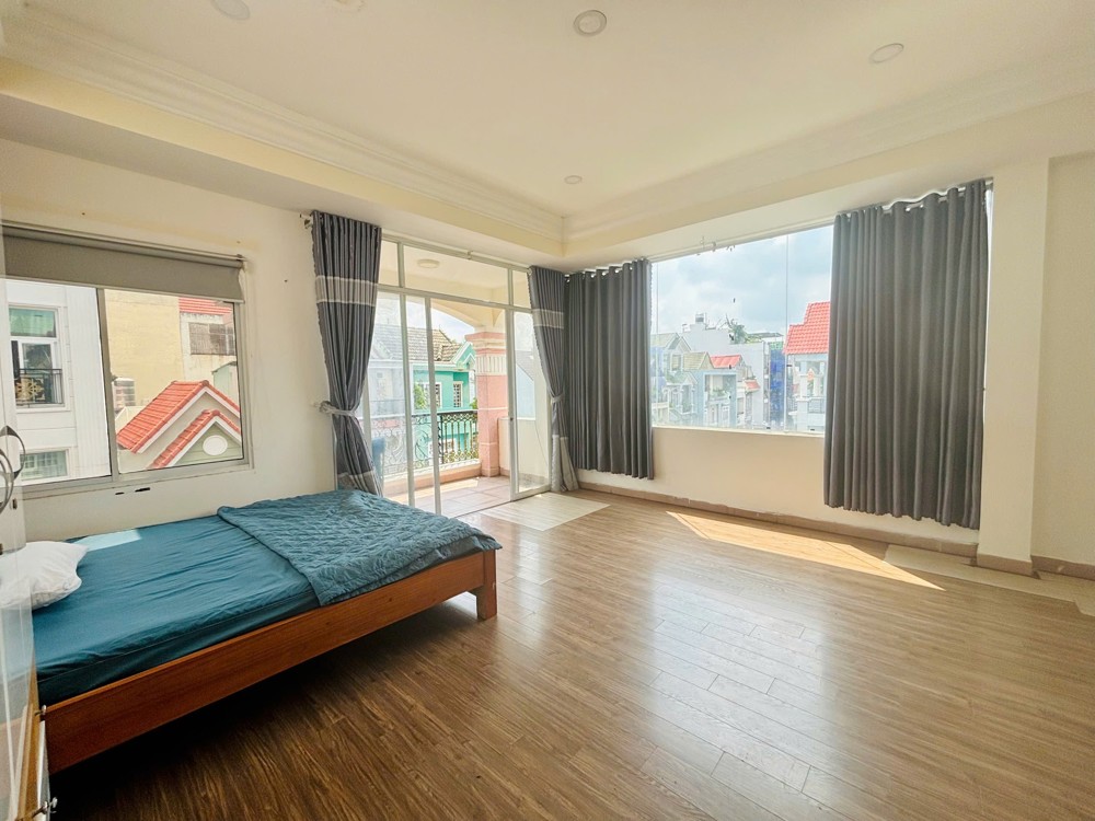 CHO THUÊ STUDIO BAN CÔNG FULL NỘI THẤT RỘNG 40M2 NGAY SÂN BAY TSN