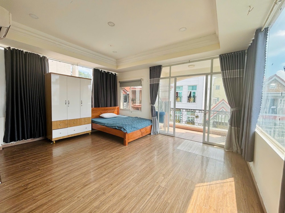 CHO THUÊ STUDIO BAN CÔNG FULL NỘI THẤT RỘNG 40M2 NGAY SÂN BAY TSN