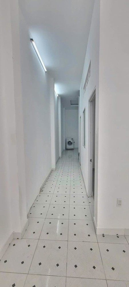 Cho thuê nhà gần ngã tư TĐ,trường ĐH SPKT, trệt lầu, 4pn2wc Giá 15tr, Hẻm oto