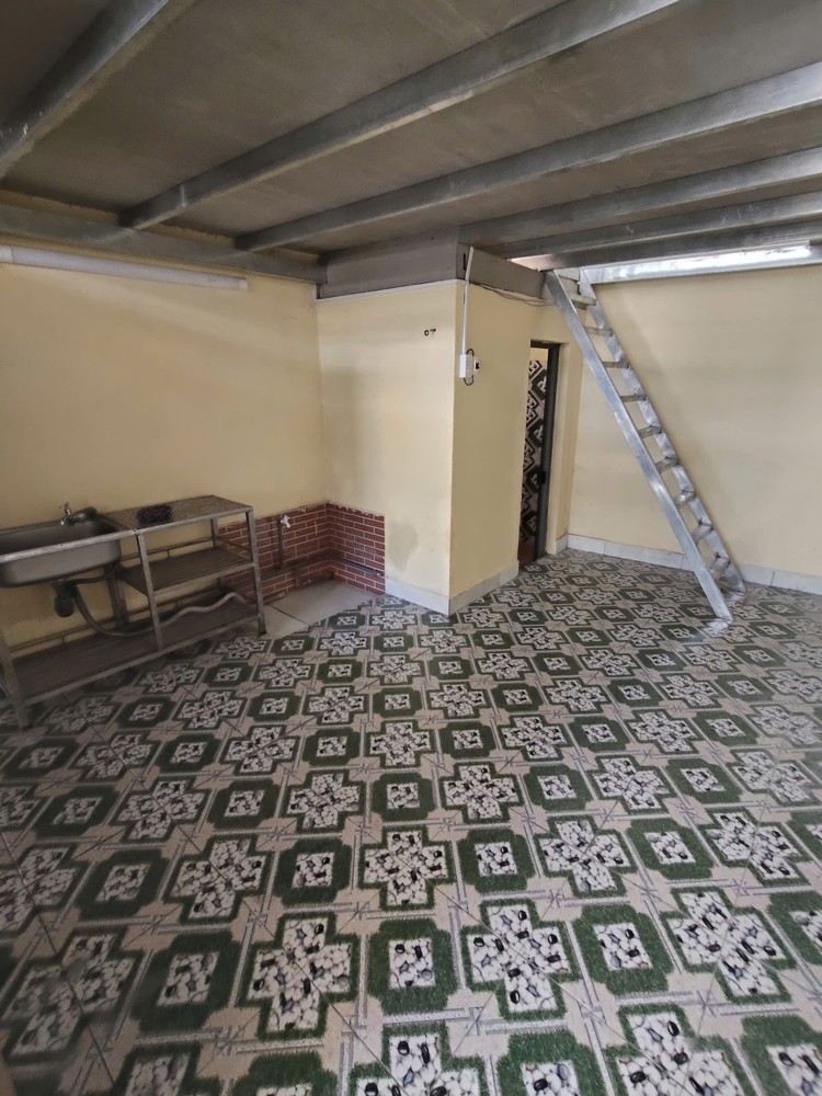 CHO THUÊ NHÀ NGUYÊN CĂN HẺM Ô TÔ - ĐƯỜNG 9 LINH TÂY, 5tr/tháng