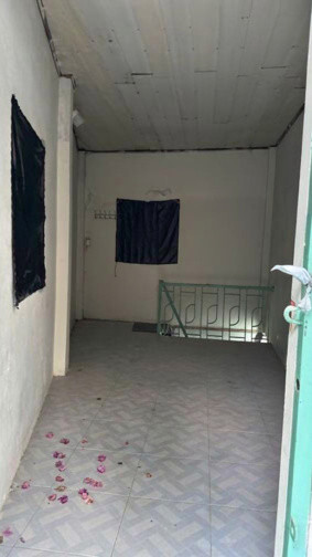 Cho thuê nhà nguyên căn gần Vincom Thủ Đức, SD 48m2 gồm 1PN 1WC, ở ngay, 3.5tr/tháng