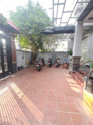 Cho thuê biệt thự Mặt Tiền đường Số 11 Trường Thọ, gần chợ Thủ Đức, full nội thất, 5PN 5WC, 30tr/thá