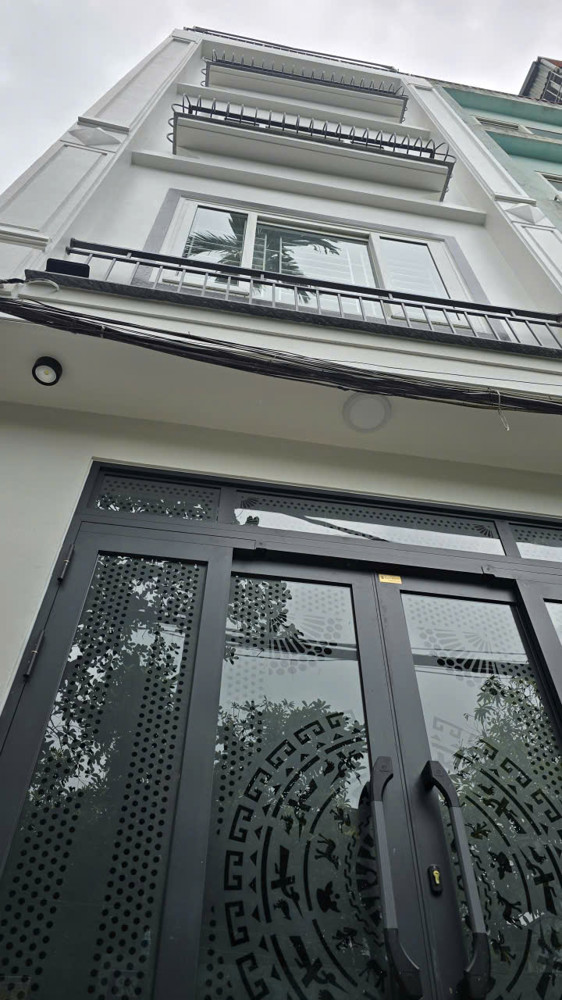 Chính chủ Cho thuê nhà nguyên căn có 5 Tầng *40m2, 2 mặt thoáng, nhà mới tinh, nội thất cơ bản, ưu t