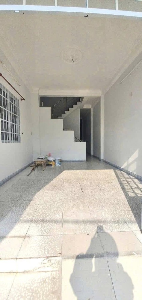 Cho thuê nhà 4pn2wc Đường số 4 p. Trường thọ - Có Sân, Hẻm 3 gác Giá 12tr/tháng