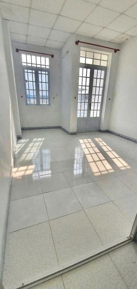 Cho thuê nhà 4pn2wc Đường số 4 p. Trường thọ - Có Sân, Hẻm 3 gác Giá 12tr/tháng