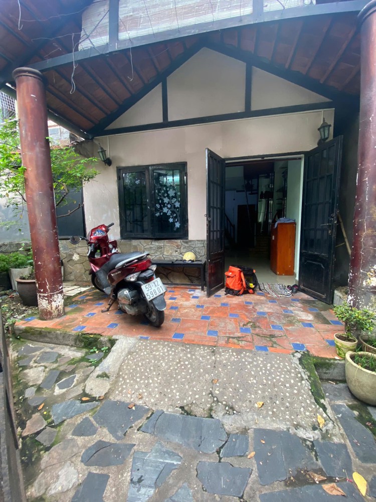 Cho thuê nhà Đường số 13, p. Linh Chiểu. gần ĐH Cảnh Sát,ĐH Ngân Hàng, Chợ, 3pn1wc Giá 8tr, Có Sân