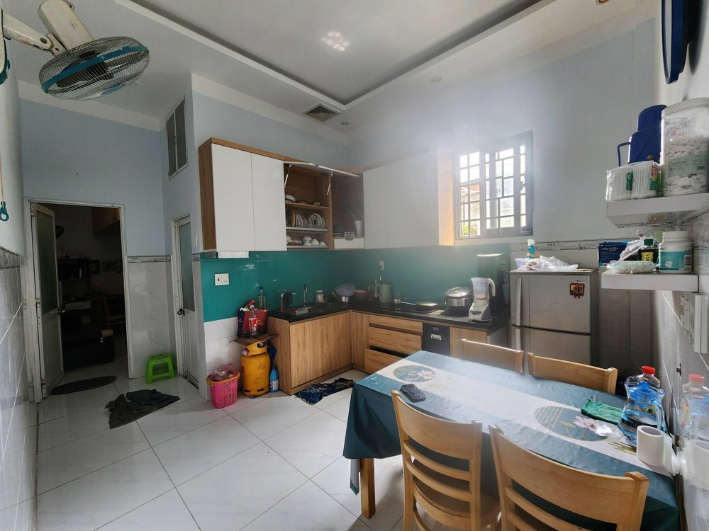 Nhà nguyên căn Đường 11,p. linh chiểu - đầy đủ nội thất. 3pn1wc giá 10tr/tháng