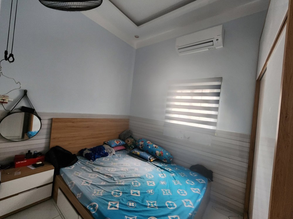 Nhà nguyên căn Đường 11,p. linh chiểu - đầy đủ nội thất, có 3pn1wc sân để xe giá 10tr/tháng