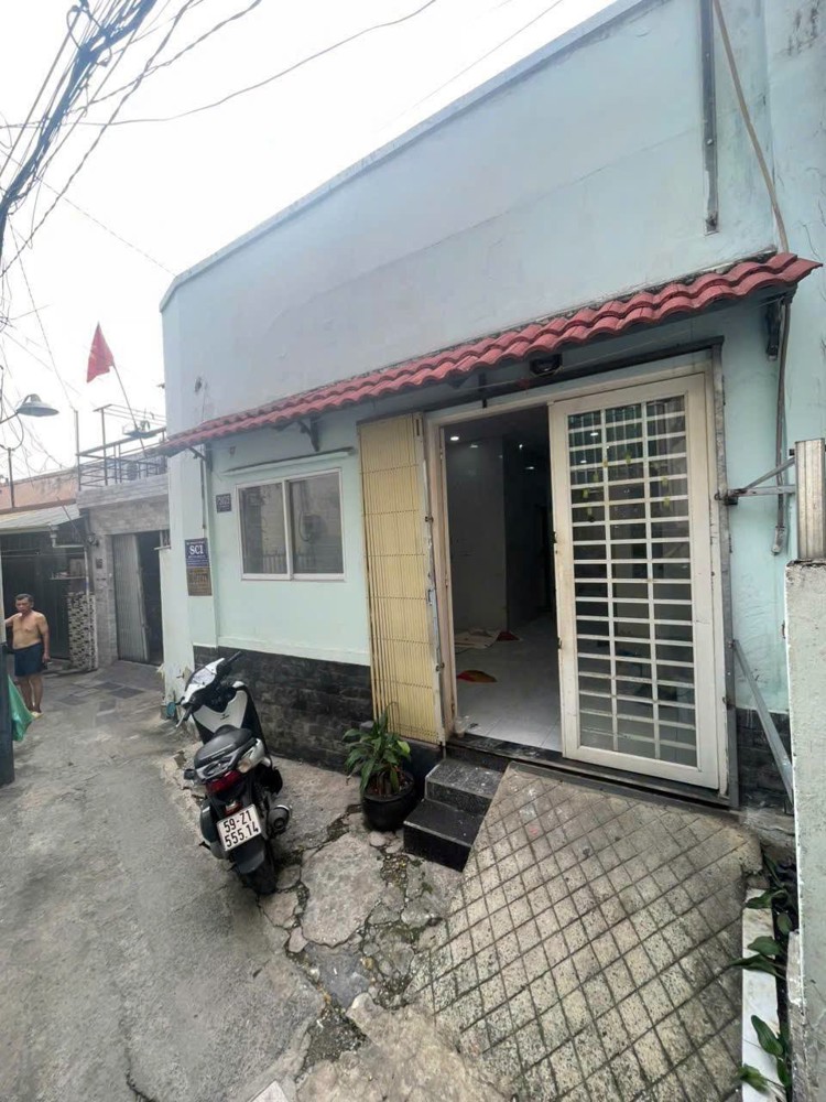 Cho thuê nhà Đường Kha Vạn Cân, P. Linh Tây - 72m2 Giá 10.5tr/tháng Có 3PN 1WC, ngay Chợ Thủ Đức