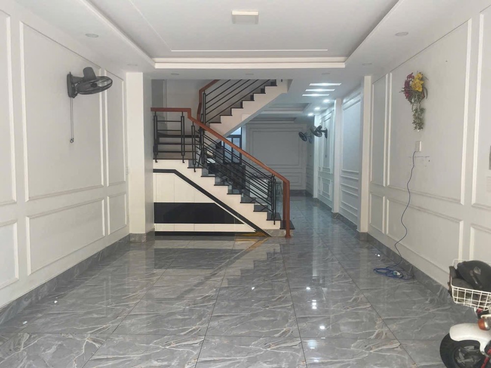 Cho Thuê Nhà Hẻm xe Tải, Đường 9 Linh Trung, Thủ Đức - 2 tầng, 3pn3wc giá 15tr/tháng