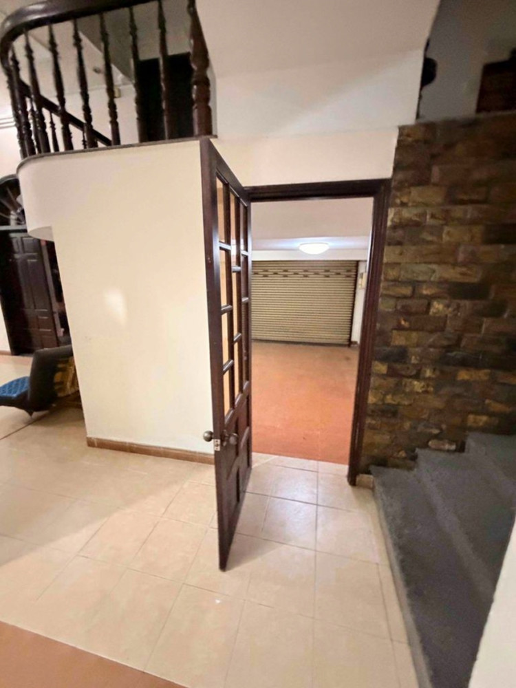 Cho thuê Biệt thự Pháp cổ DT 300m² sau Gigamall – 4PN 4WC, sân vườn, gara ô tô – 32tr/tháng TL