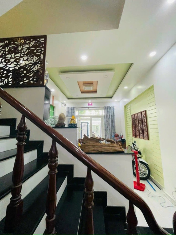 Cho thuê nhà hẻm oto đường LÊ Văn Chí, p. Linh Trung - 3pn3wc, full nội thất giá 15,6tr TL