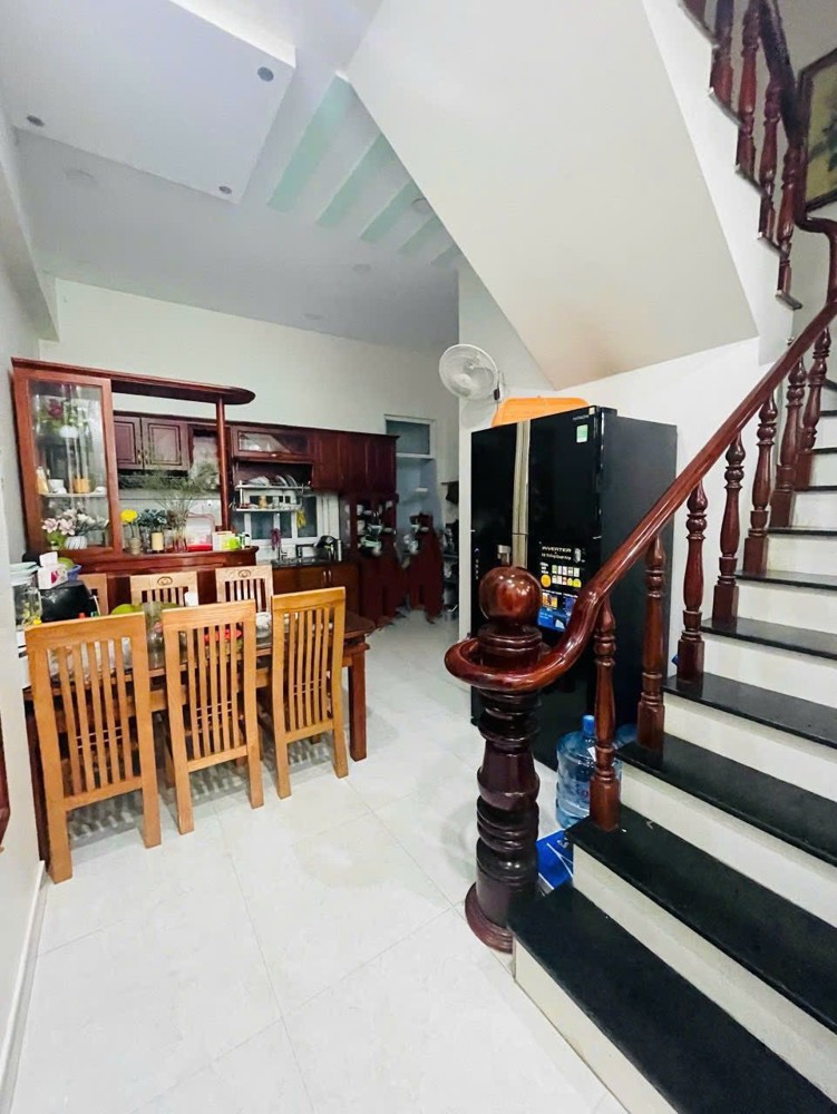 Cho thuê nhà hẻm oto đường LÊ Văn Chí, p. Linh Trung - 3pn3wc, full nội thất giá 15,6tr TL