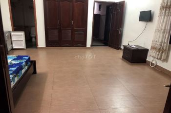 Phòng cao cấp đẹp đầy đủ nội thất, khu biệt thự
