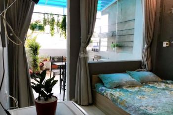 Cho thuê phòng đầy đủ nội thất, ngay trung tâm quận 1 có ban công cửa sổ thoáng mát