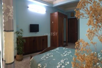 Phòng rộng,mới,ban công,cửa sổ,nấu ăn,giờ tự do