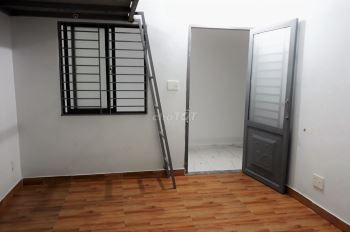 Phòng thoáng mát, 20m2, trung tâm tân bình