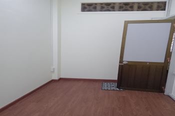 Nữ nhân viên thuê phòng- q. phú nhuận