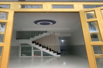 Cho thuê nhà 3PN 2WC đường 42 Phường hiệp Bình Chánh. Giá 7/5tr/tháng 0964762748