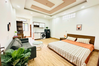 Căn Hộ Đẹp, Thang Máy, Giá Chỉ 6 Triệu/tháng - Mặt Tiền Lạc Long Quân!