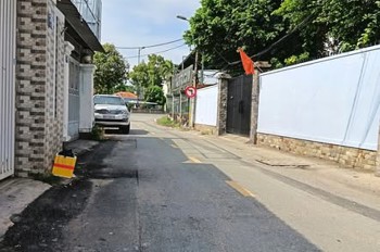 Cho thuê nhà 2pn2wc DT 100m2 Có nội thất, 3 máy lạnh hẻm đường xe tải lớn giá 9tr