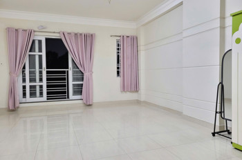 Phòng trọ 35m2 giá rẻ có ban công đối diện công viên Lê Thị Riêng Q3