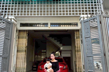 Cho thuê nhà QL13, P.Hiệp Bình Phước (Cũ) – 3 Tầng + Sân Thượng, 4PN - 4WC, đậu ô tô, 12tr/tháng